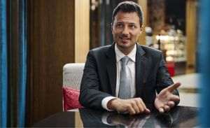 Benjamin Lakatos: "Banca Europeană pentru Energie ar putea fi creată fie ca instituţie independentă nouă, fie ca agenţie specializată aflată sub supravegherea Băncii Centrale Europene (BCE). În oricare dintre variante, rolul său ar fi similar celui pe care BCE îl are faţă de băncile comerciale: garantarea stabilităţii, fiabilităţii şi încrederii în sistem".